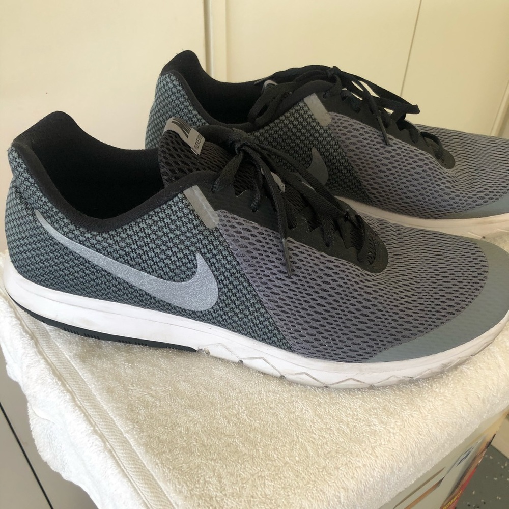 Men’s Grey Nike Athletic Shoe